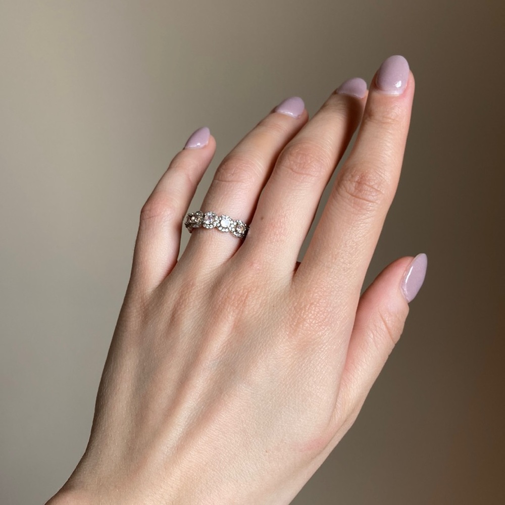Everly Sofia Band Ring